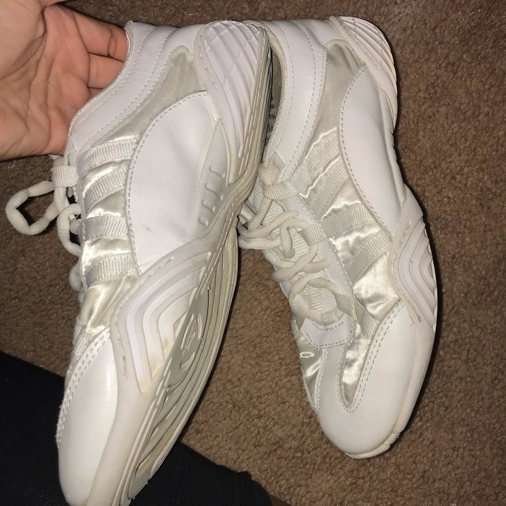 INFINITY cheer shoes